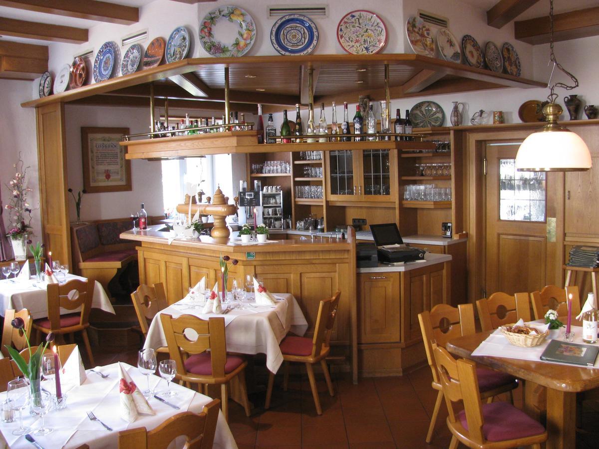 Hotel- Restaurant Zum Schwan Waldfischbach-Burgalben Екстериор снимка