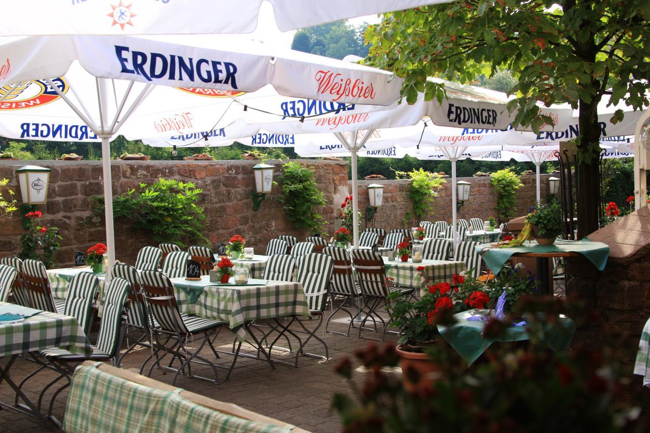 Hotel- Restaurant Zum Schwan Waldfischbach-Burgalben Екстериор снимка