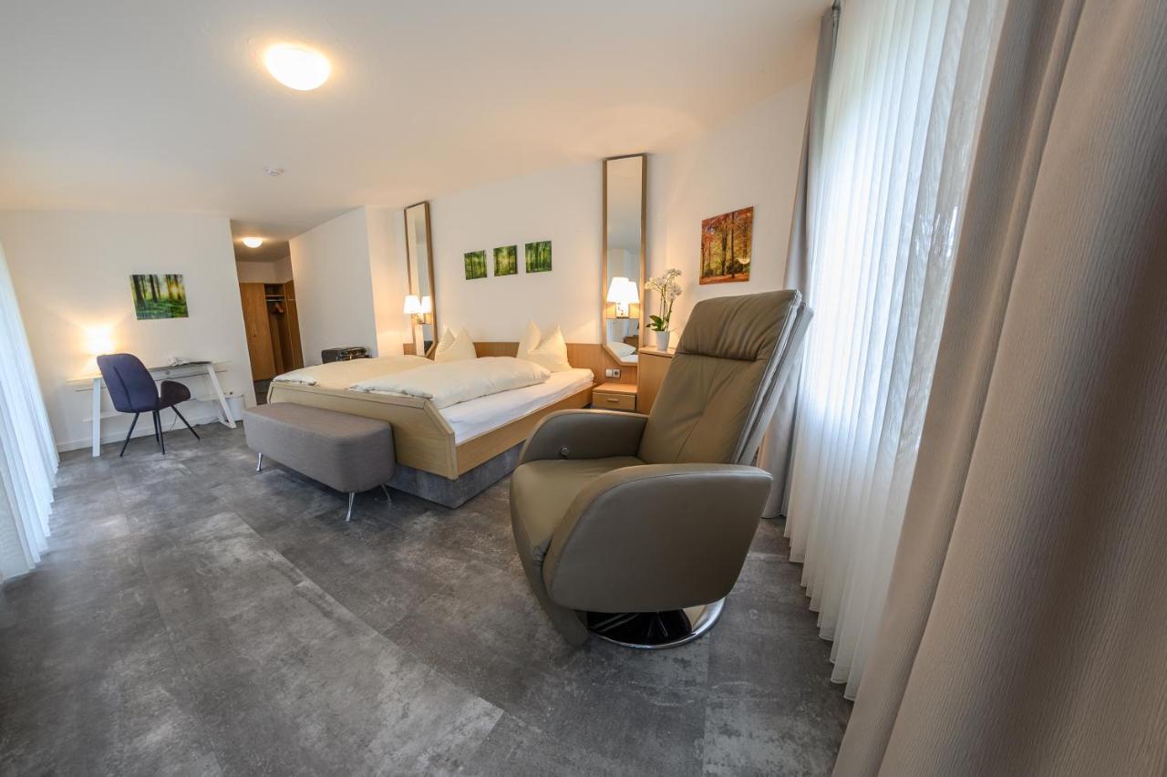 Hotel- Restaurant Zum Schwan Waldfischbach-Burgalben Екстериор снимка